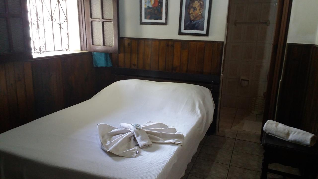Hotel Madrid Mendes Buitenkant foto